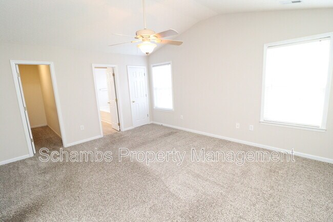 Building Photo - 305 Firefly Rd