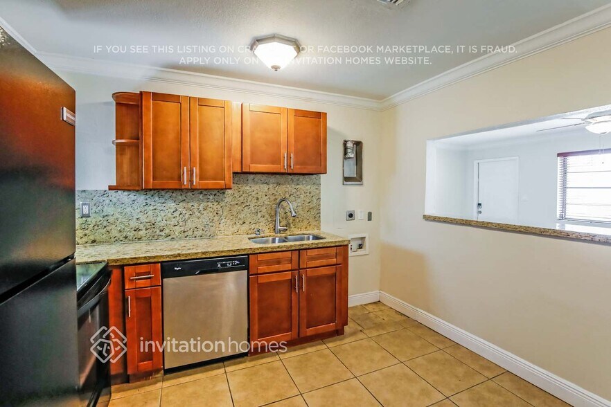 Building Photo - 725 Caddie Pl