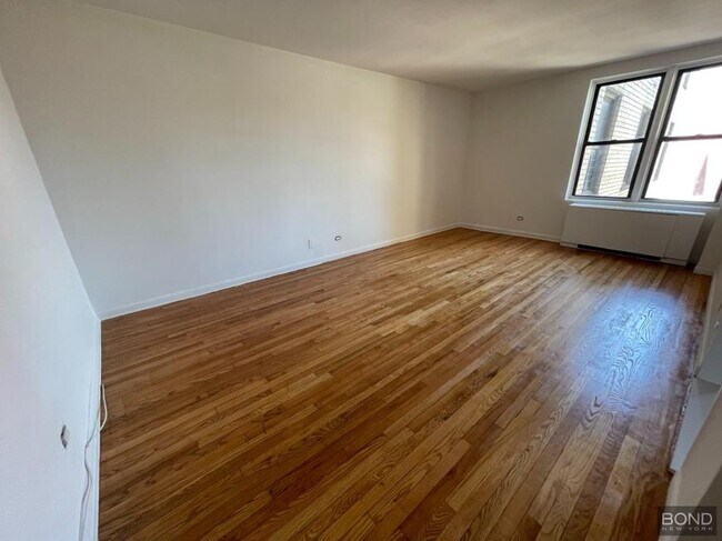 Building Photo - 1 bedroom in Queens NY 11106