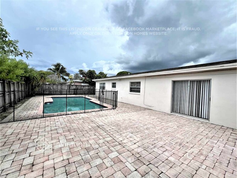 Building Photo - 6602 Pebble Beach
