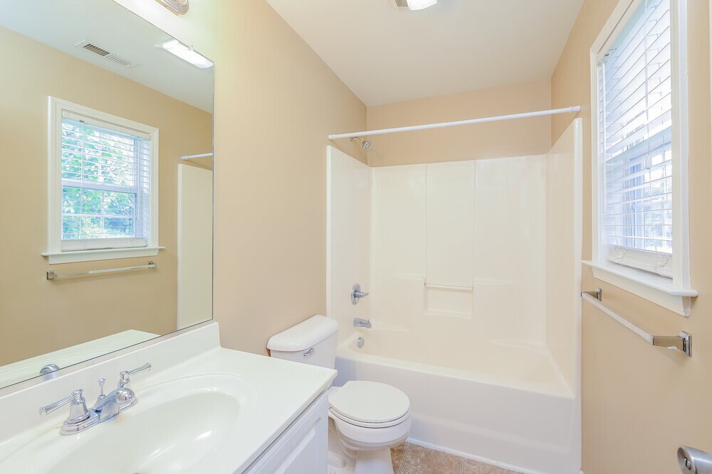 Building Photo - 3384 Tinley Park Dr