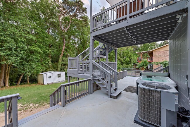 Building Photo - 112 Magnolia Cir