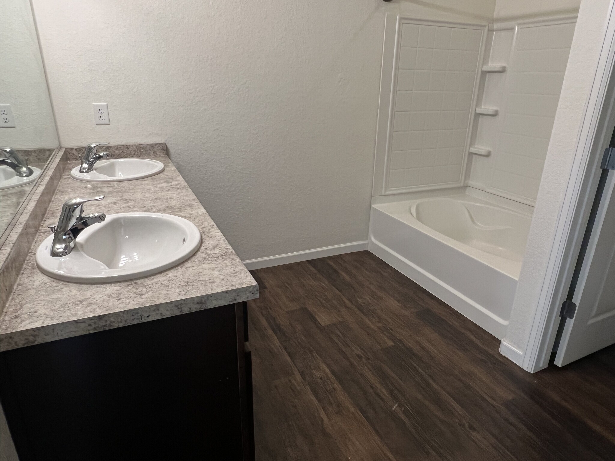 Building Photo - 1229 Bistre St