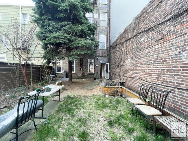 Building Photo - NORTH 9 STREET / Williamsburg / Spacious 1...