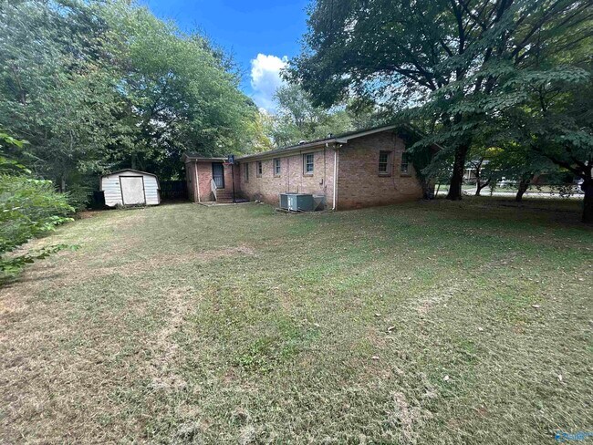 Building Photo - 4742 Bluehaven Dr NW
