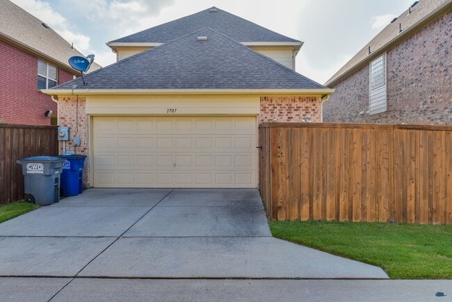 Building Photo - NICE 3 BEDROOM PATIO HOME LOCATED IN COTTONWOOD CREEK!