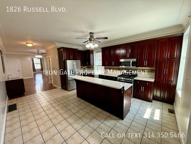 Building Photo - 1826 Russell Blvd