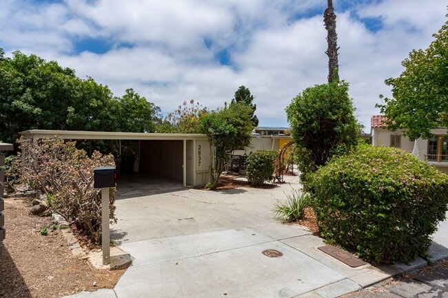 Building Photo - 2837 Kalmia Pl