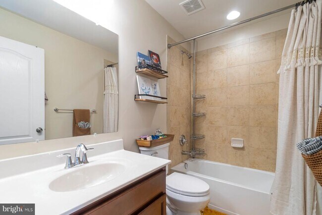 Building Photo - 7469 Tanyard Knoll Ln