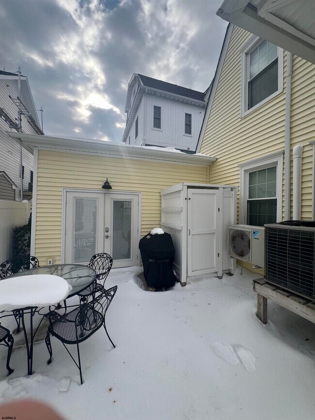 Building Photo - 29 N Hanover Ave