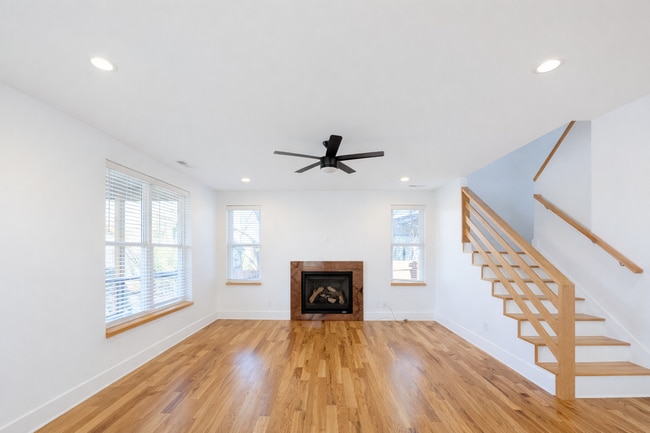 Building Photo - West Asheville Rental!