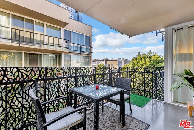 Building Photo - 9950 Durant Dr