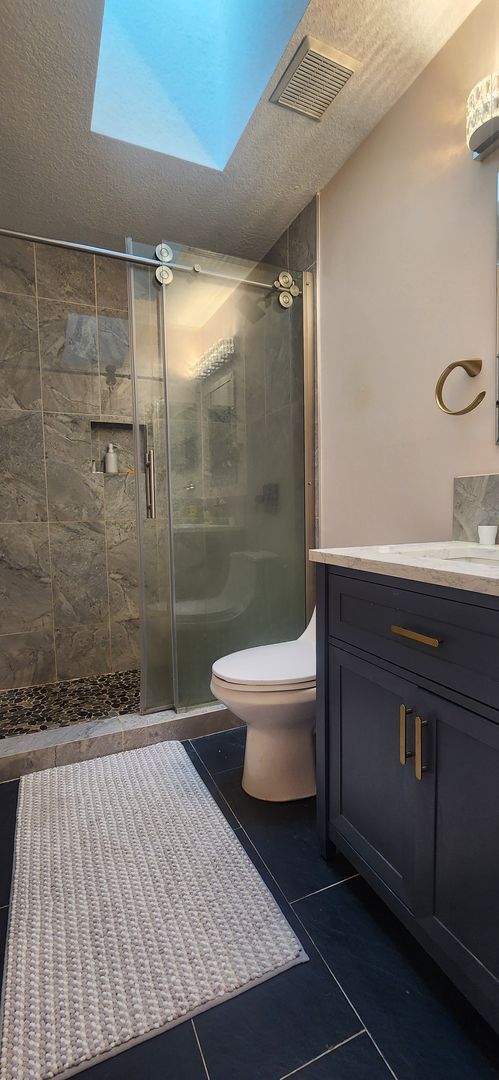 Building Photo - 3-bedroom, 2-bathroom home Mentone Subdivision