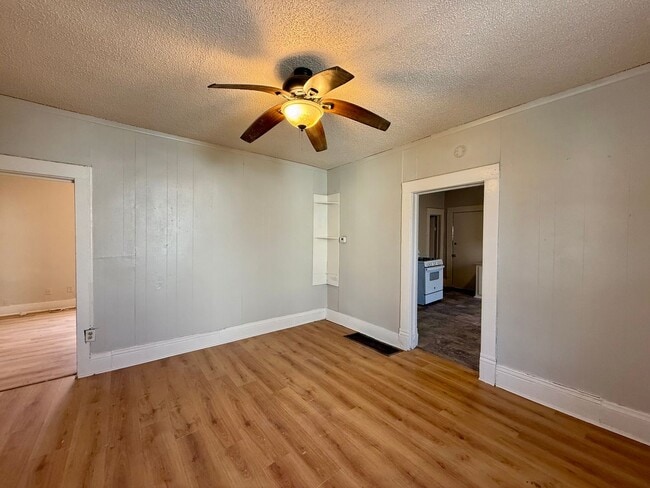 Building Photo - 1445 S Hydraulic Ave