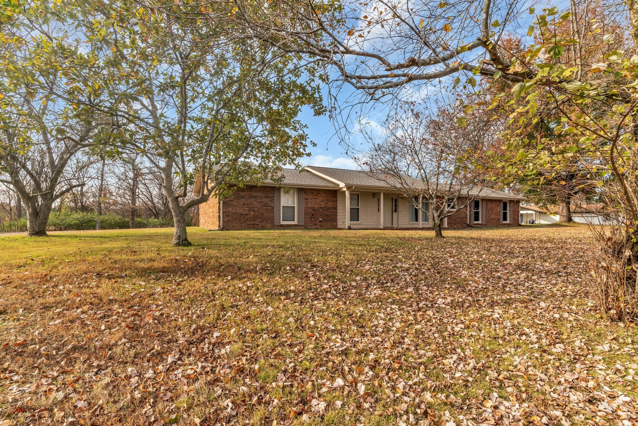 Building Photo - 341 Hickory Dr