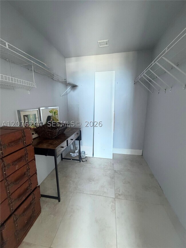 Building Photo - 888 Biscayne Blvd