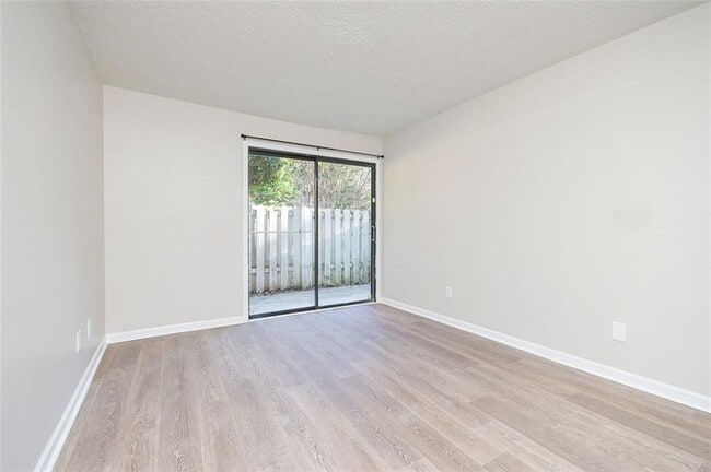 Building Photo - 742 Brentwood Pl