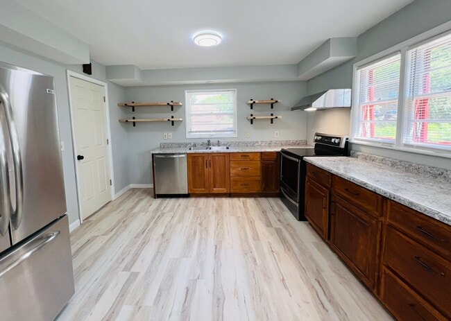 Building Photo - 315 Palomino Ln