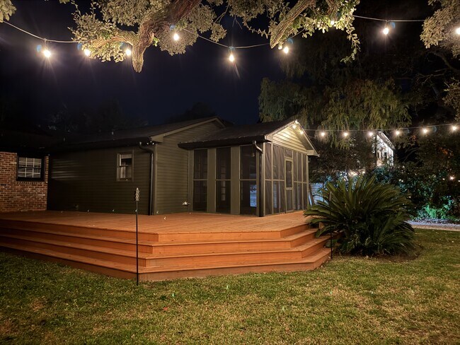 Building Photo - 774 Creekside Dr