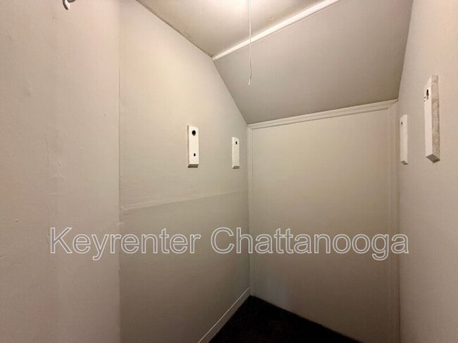 Building Photo - 305 Sunrise Ln