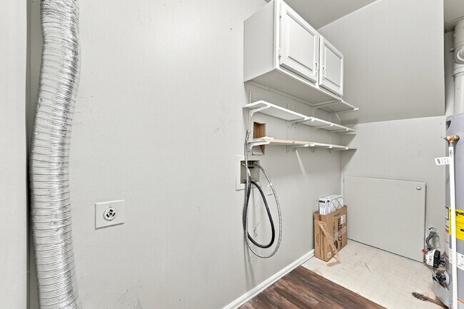 Building Photo - $2,145.95, 3-bed, 2.5-bath located in Colorado Springs with a large backyard