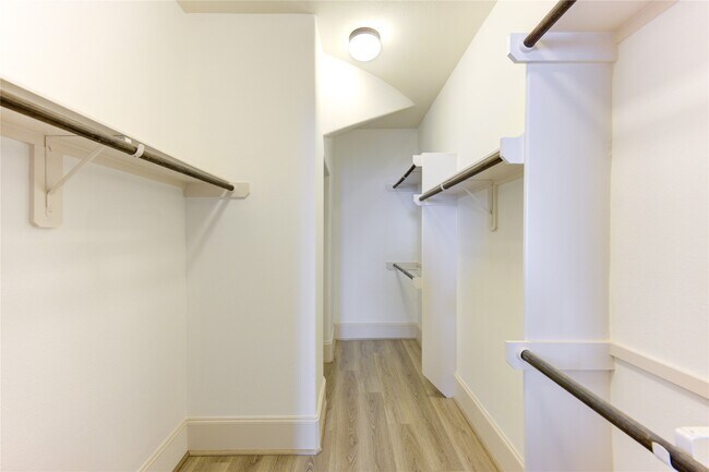 Building Photo - 2351 Urban Forest Ct