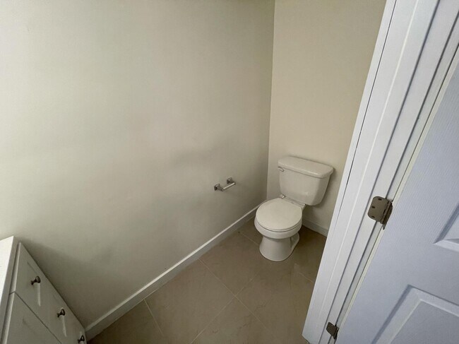 Building Photo - 1231 SW 61st Terrace