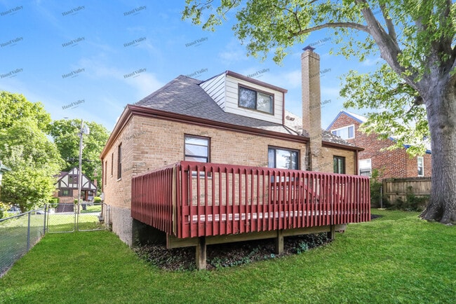 Building Photo - 3254 Hanna Ave