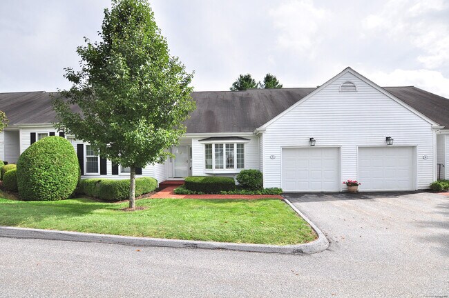 Building Photo - 8 Dickinson Ct