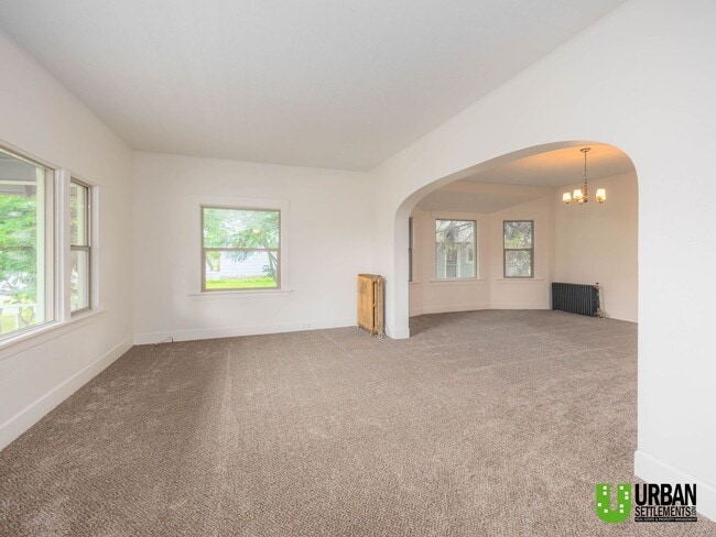Building Photo - Spacious 4-Bedroom Home with 2-Car Garage, Basement Storage & Flexible Living Space in North Spokane