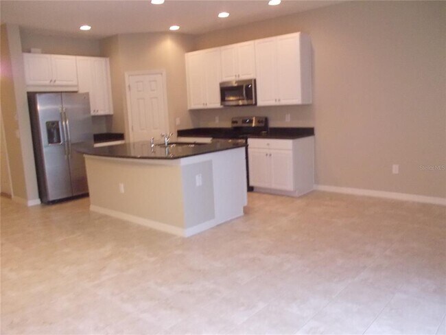 Building Photo - 6915 Woodchase Glen Dr