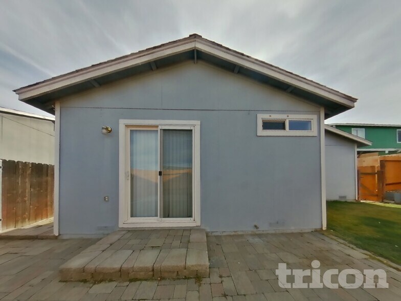 Building Photo - 7711 Mariner Cove Dr