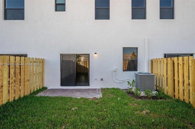 Building Photo - 23467 SW 129th Ave