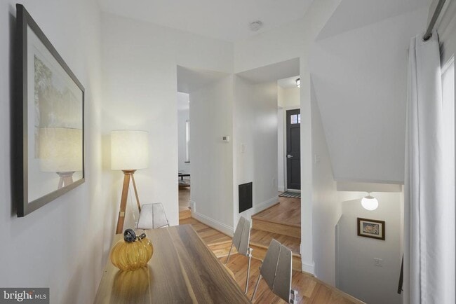 Building Photo - 116 Commerce St