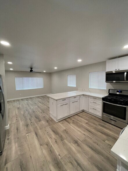 Kitchen - 1012 Cypress Ave