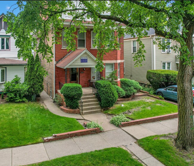 Building Photo - 1029 Garnett Pl