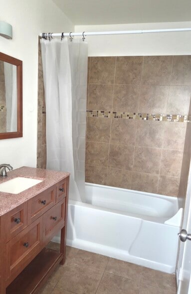 Bathroom #2 - 33555 Date Palm Dr