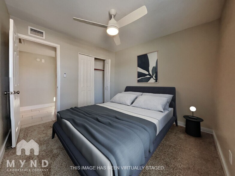 Building Photo - 227 W Kerry Ln