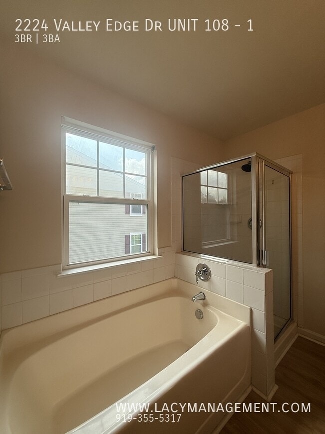Building Photo - 2224 Valley Edge Dr