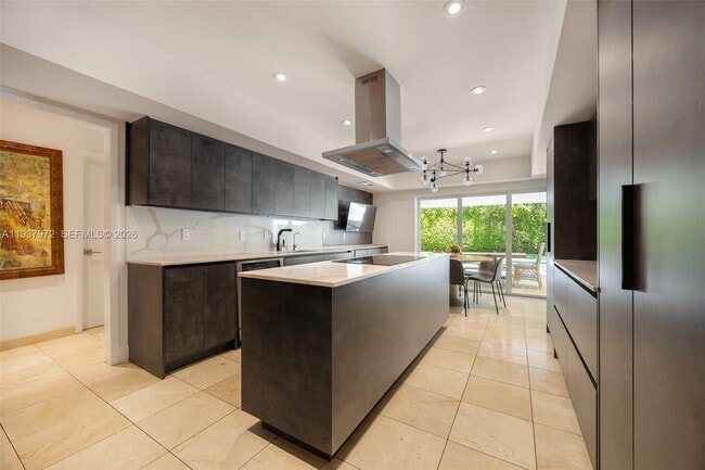 Building Photo - 7230 Vistalmar St