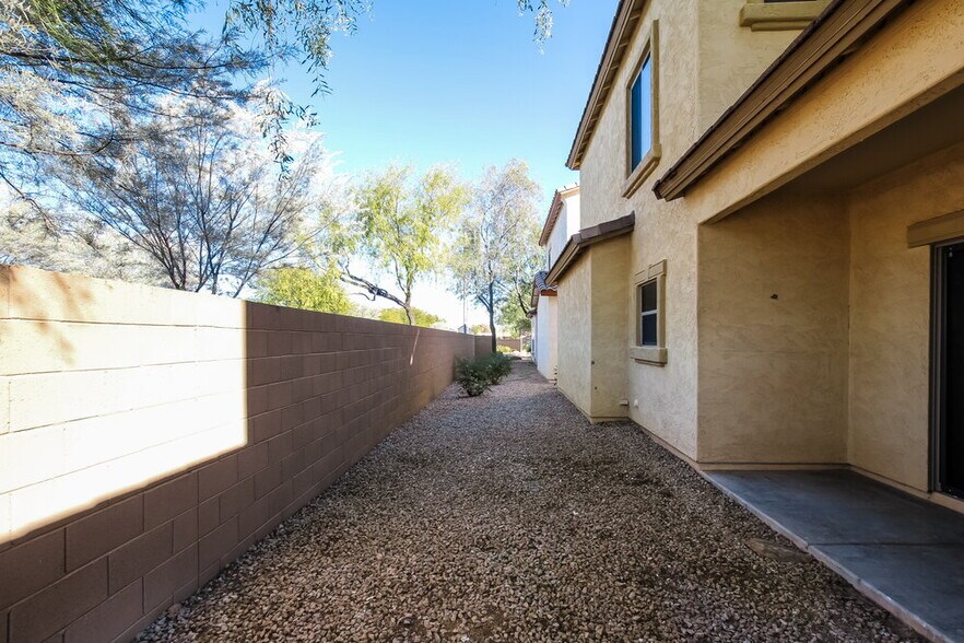 Building Photo - 17754 W Langer Ln