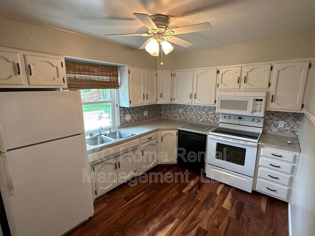 Building Photo - 804 NE 66th Terrace