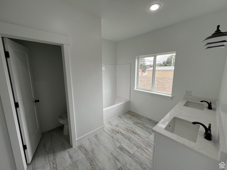 Building Photo - 725 W 350 N