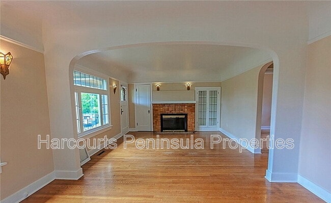 Building Photo - 4 Webster Pl