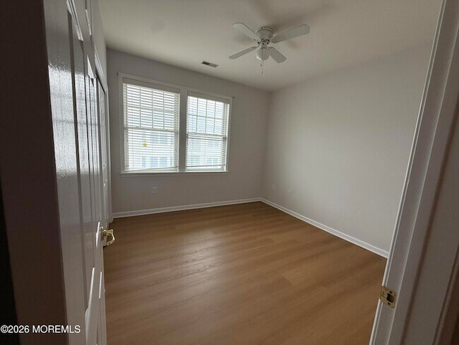 Building Photo - 33 Cooper Ave