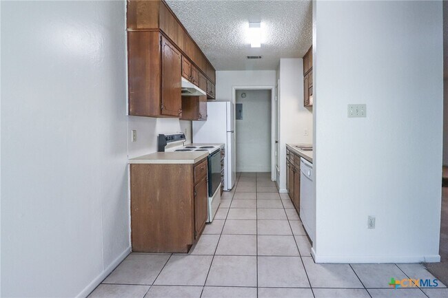 Building Photo - 1105 Covey Ln