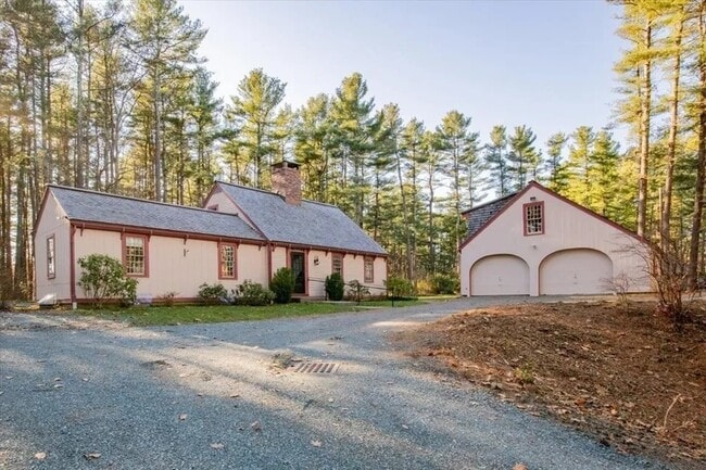 Building Photo - 16 King Philip Trl