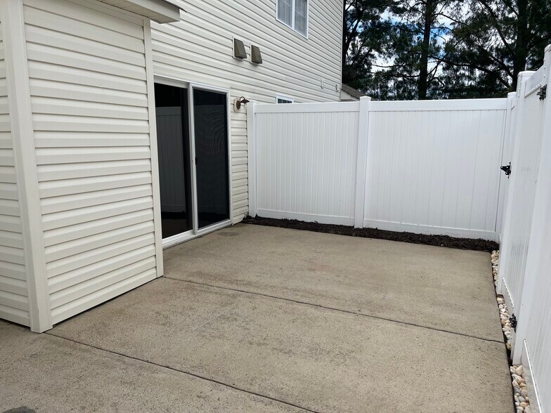Building Photo - 4135 Dudleys Grant Dr