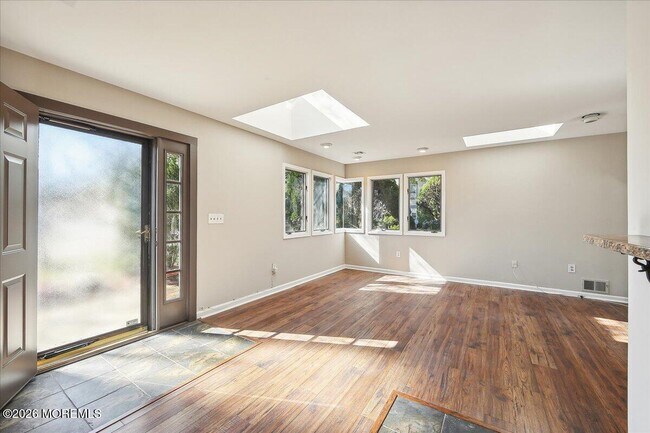 Building Photo - 140 Northrup Dr
