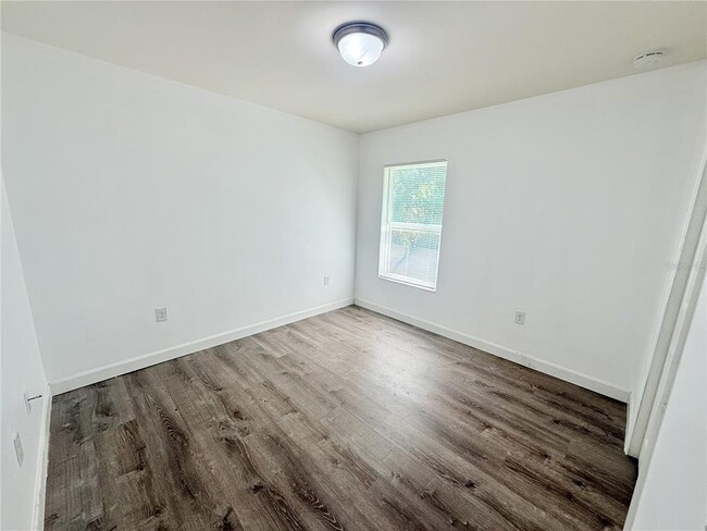 Building Photo - 5325 Ocarina Rd